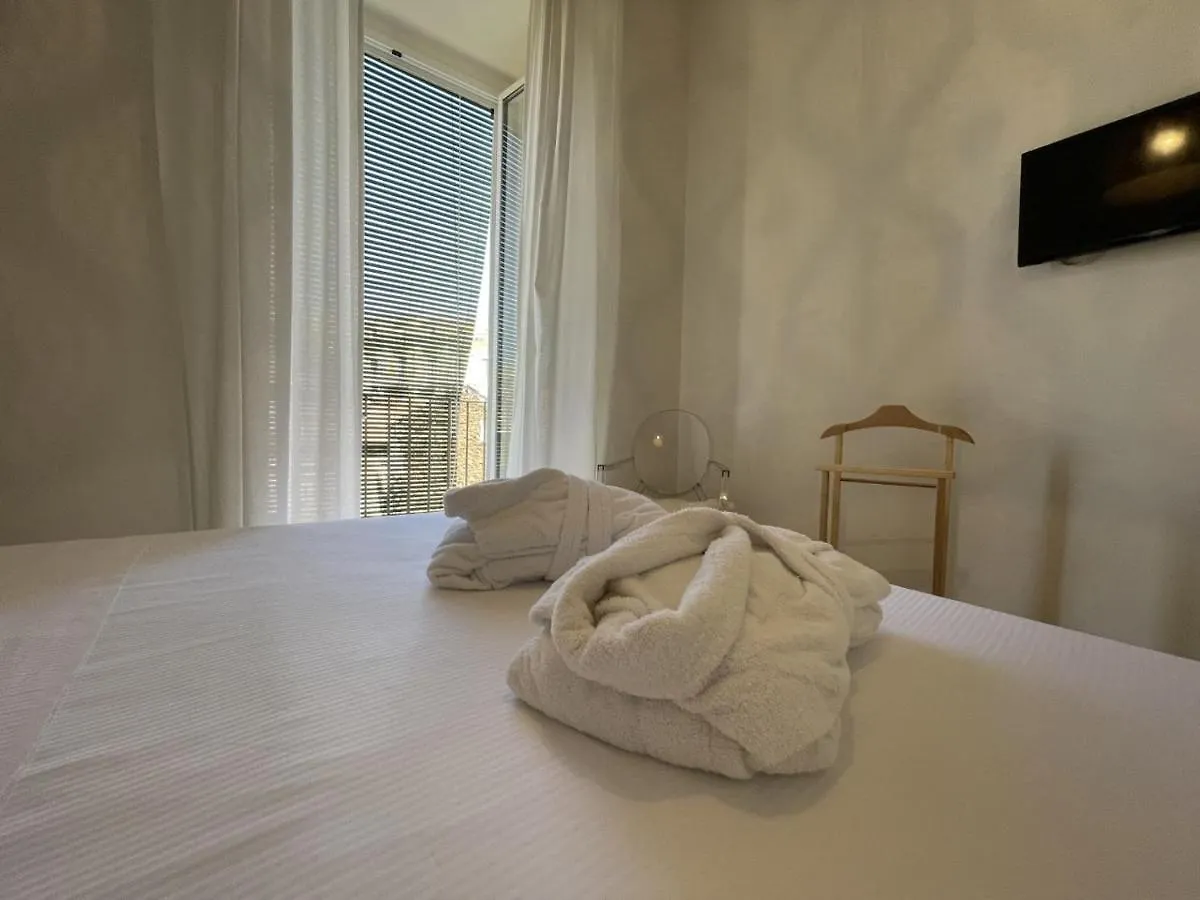 Catania Center Apartment 0*,